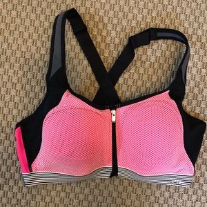 Victoria’s Secret Sport Incredible Knockout bra